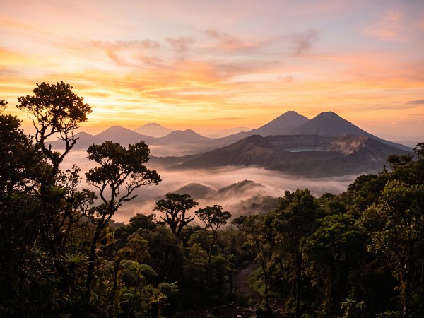 Amanecer visto desde los miradores de Cerro Verde