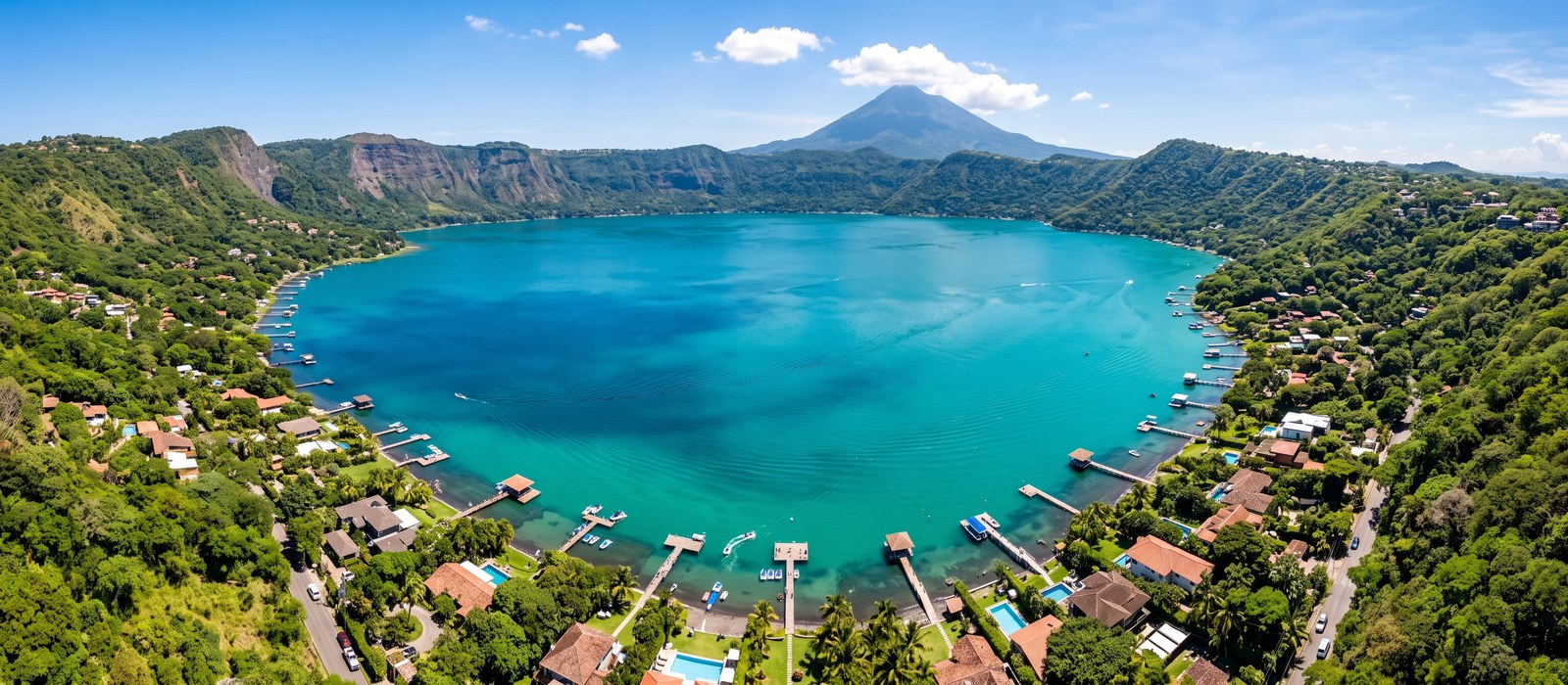 Lago de Coatepeque, cerca de Cerro Verde